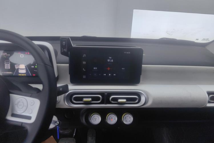 五菱汽车 宏光MINIEV 2024款 第三代 215km 进阶版中控内饰16