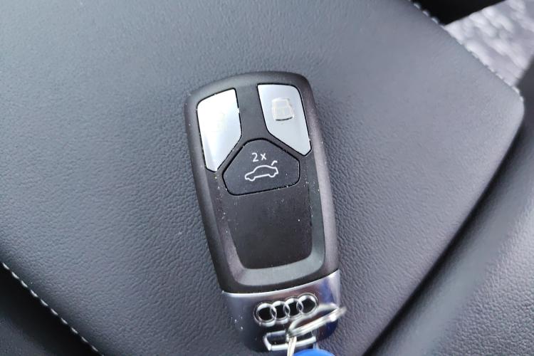 奥迪A4L 2024款 40 TFSI 时尚动感型中控内饰11