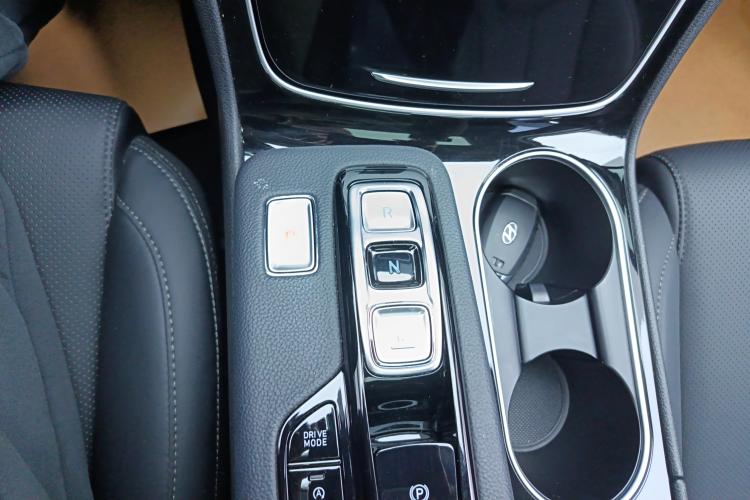 现代 胜达 2020款 380 TGDi 自动两驱GLS豪华版中控内饰18