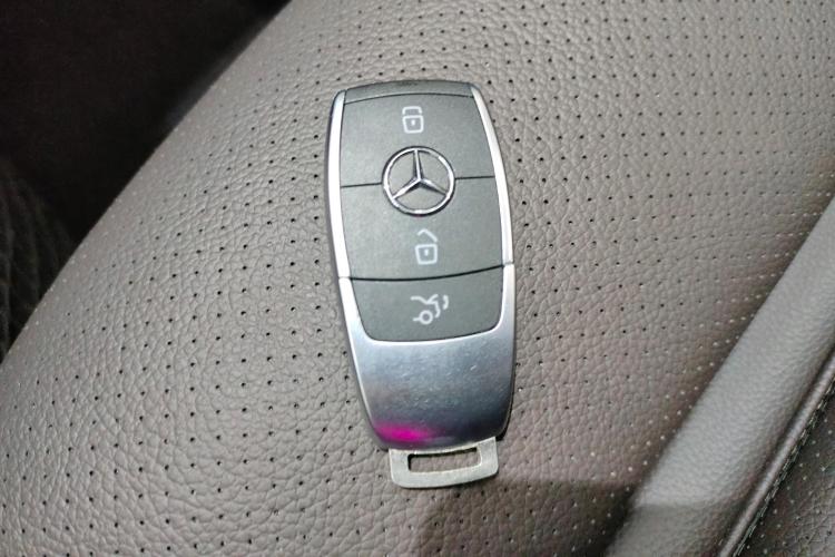 奔驰GLC 2020款 GLC 300 L 4MATIC 豪华型中控内饰11