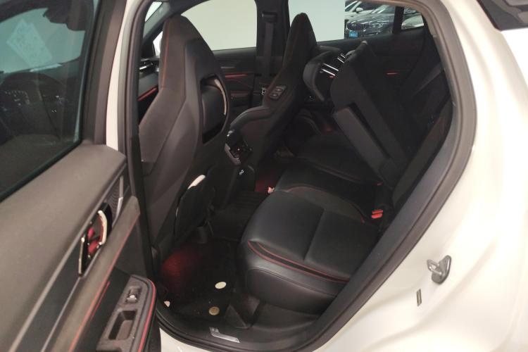 领克05 2022款 2.0TD 四驱劲Halo中控内饰21