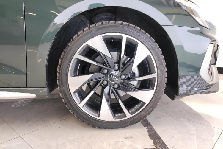 奥迪A3 2024款 A3L Limousine 35 TFSI 时尚运动型车身外观10