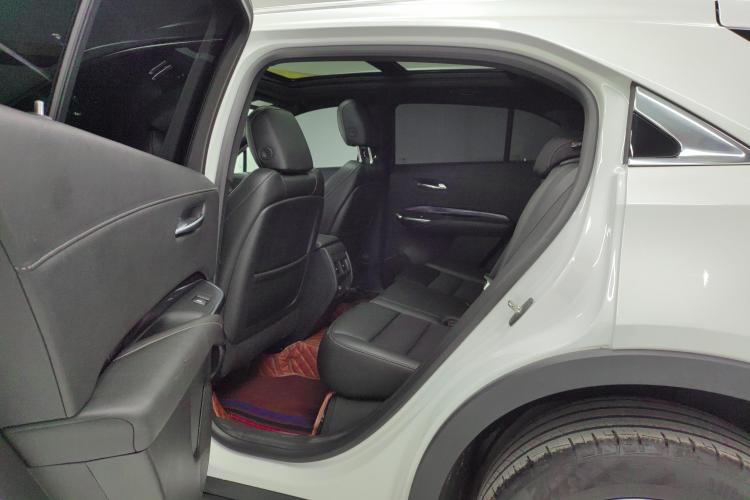 凯迪拉克XT4 2022款 28T 两驱风尚型中控内饰21