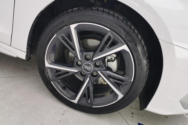 奥迪A3 2023款 改款 Sportback 35 TFSI 时尚运动型车身外观10