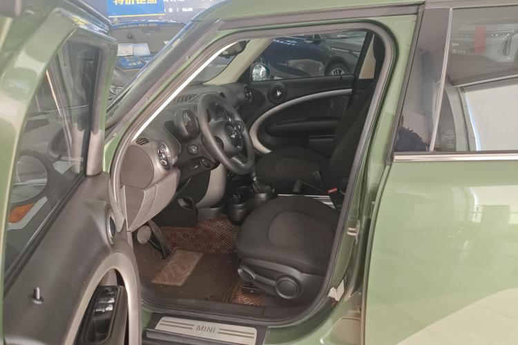 MINI Countryman 2014款 1.6L ONE中控内饰19