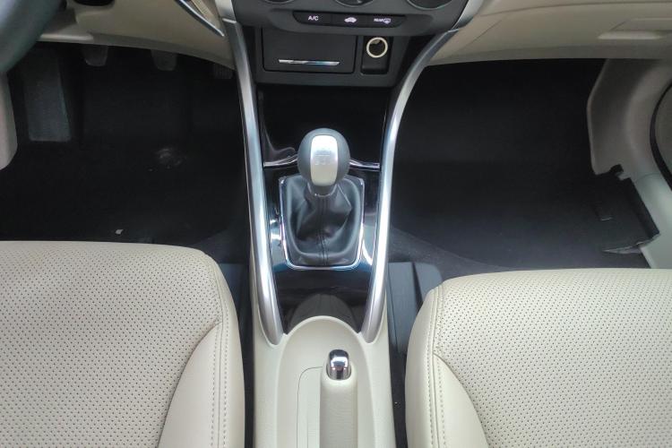 本田 凌派 2016款 1.8L 手动舒适版中控内饰18