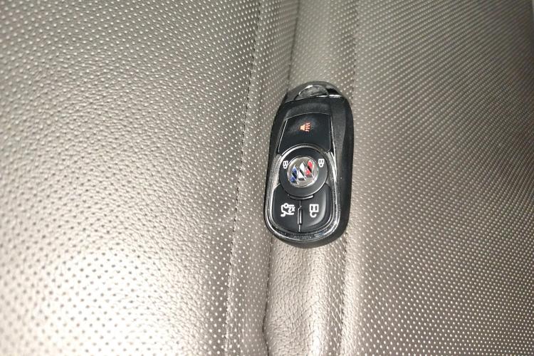 别克 君威 2020款 GS 28T 精英型中控内饰11