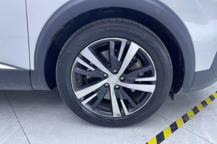 标致5008 2017款 350THP 5座精英版车身外观10