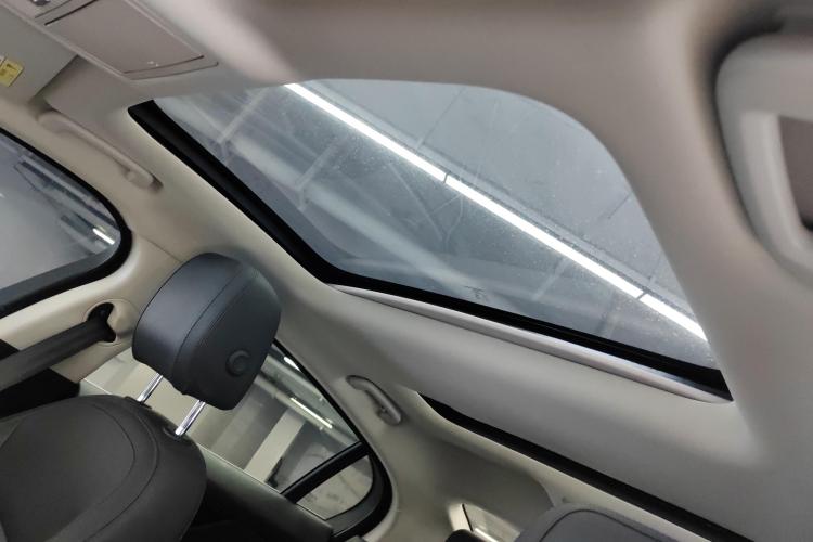 捷豹XEL 2020款 2.0T 200PS S进取优雅版中控内饰22