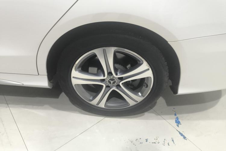 奔驰C级 2020款 改款 C 260 L 运动版车身外观10