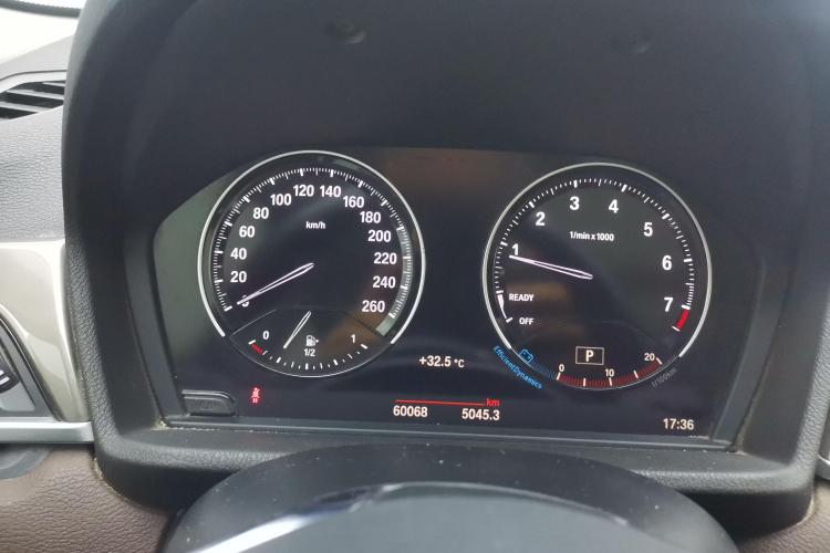 宝马X1 2019款 xDrive20Li 尊享型中控内饰14