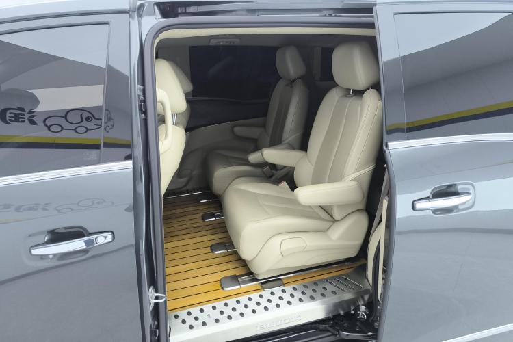 别克GL8 2018款 28T 豪华型 国VI中控内饰21