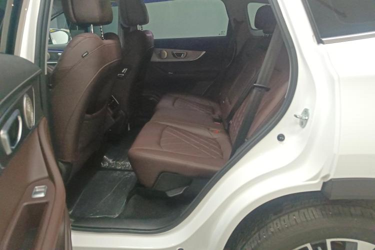 奇瑞 瑞虎8 PRO 2024款 冠军版 390T 两驱巅峰版 5座中控内饰21