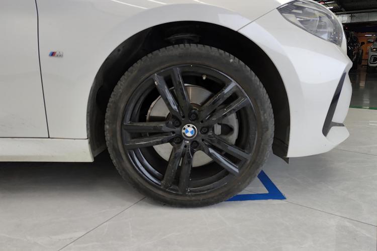 宝马1系 2020款 125i 领先型M运动套装车身外观10