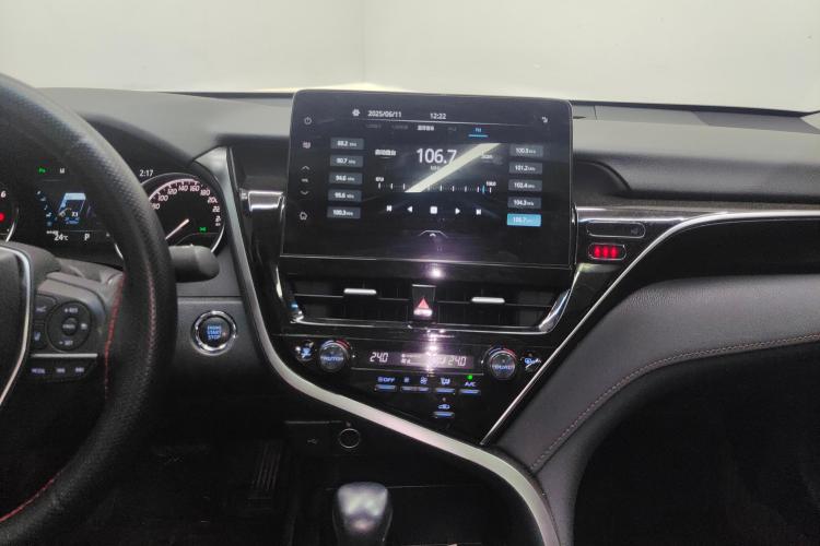 丰田 凯美瑞 2021款 2.0G 豪华版中控内饰16