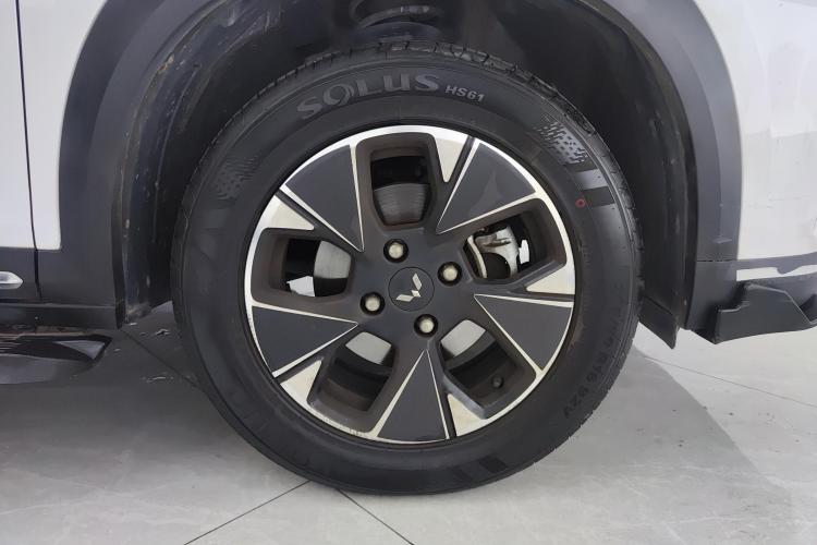 五菱汽车 五菱星驰 2022款 1.5L CVT畅享型车身外观10