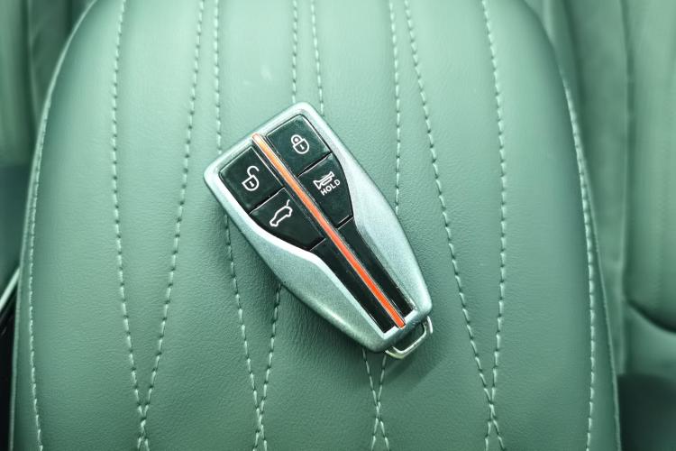 红旗HS5 2022款 改款 2.0T 智联旗享版中控内饰11