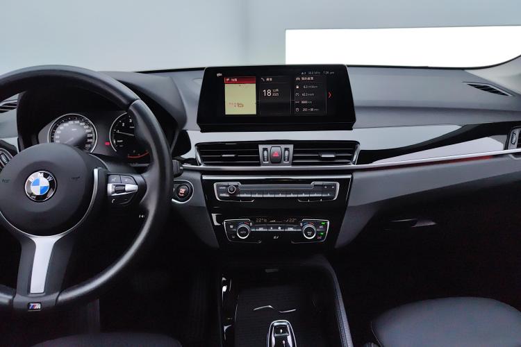 宝马X1 2020款 sDrive20Li 尊享型中控内饰16