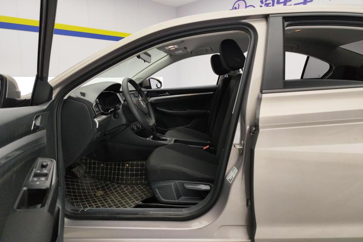 大众 宝来 2019款 1.5L 自动时尚型中控内饰19