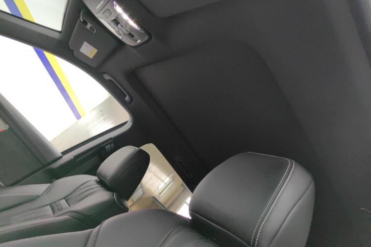 广汽传祺 传祺GS8 2022款 双擎系列 2.0TM 两驱尊贵版 （七座）中控内饰22