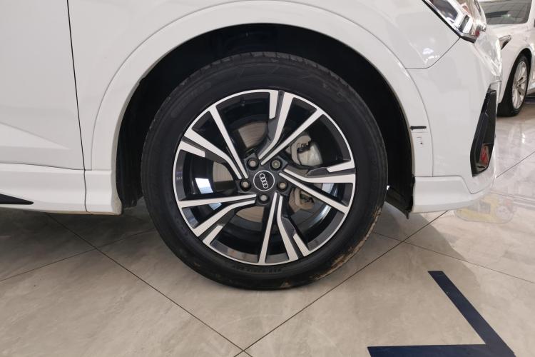 奥迪Q3 2023款 改款 40 TFSI 时尚动感型车身外观10