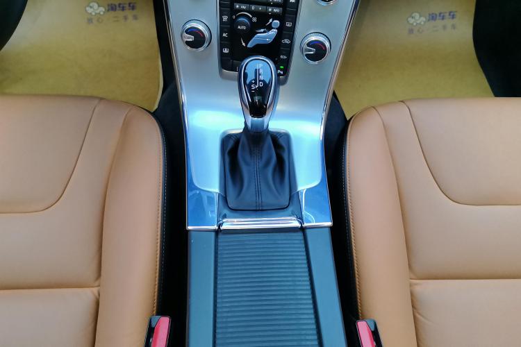 沃尔沃S60 2019款 S60L 改款 T5 智驭菁英版中控内饰18