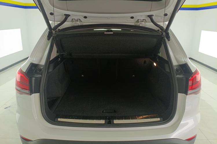 宝马X1 2021款 sDrive20Li 尊享型机舱底盘23