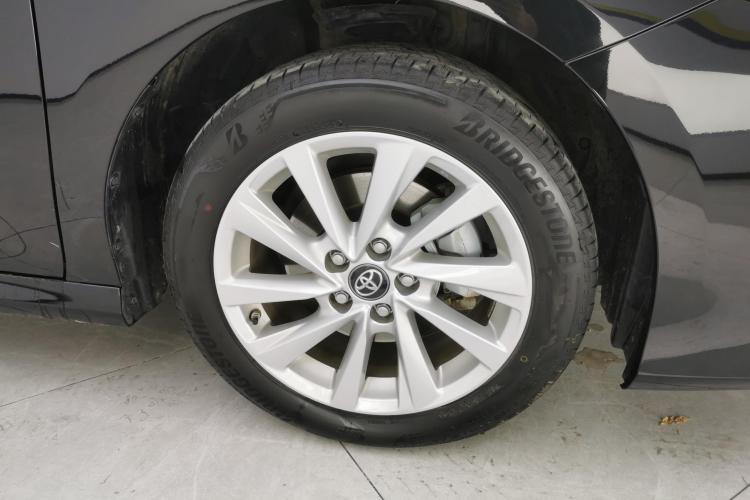 丰田 凯美瑞 2023款 双擎 2.5HGVP 领先版车身外观10