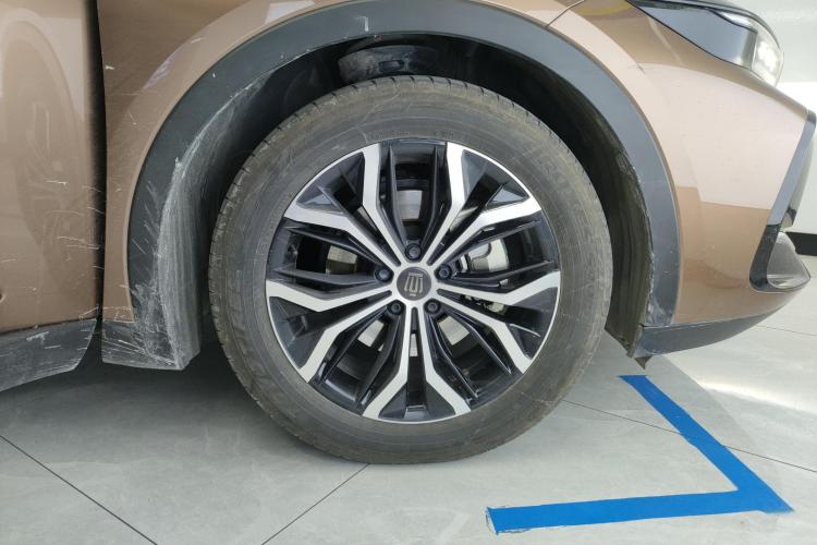 丰田 皇冠(进口) 2023款 2.5L SportCross HEV两驱尊贵版车身外观10