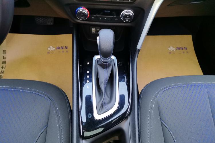 别克 昂科拉 2020款 20T CVT精英型中控内饰18