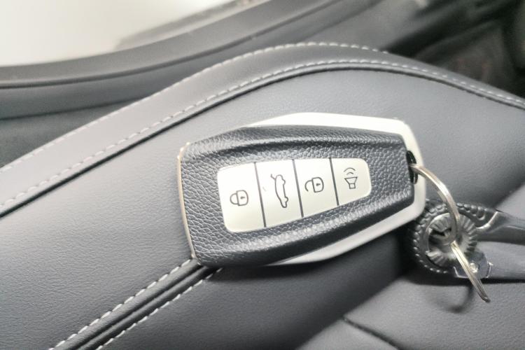 吉利汽车 帝豪 2025款 第4代 1.5L CVT龙腾版中控内饰11