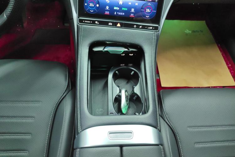 奔驰C级 2023款 改款 C 200 L 运动版中控内饰18