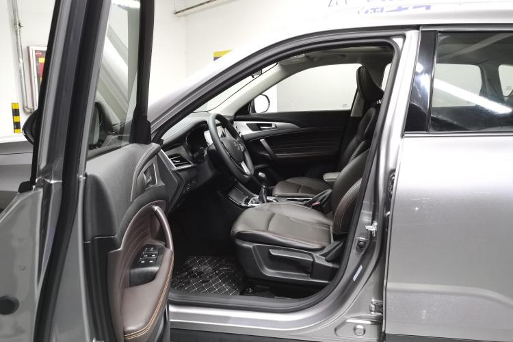长安CS35PLUS 2019款 1.6L 手动畅联版中控内饰19