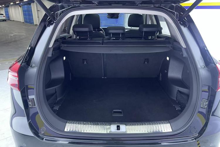 红旗HS5 2022款 改款 2.0T 智联旗享版机舱底盘23