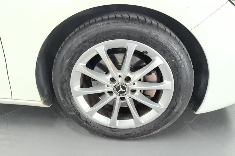 奔驰B级 2021款 B 200 时尚型车身外观10