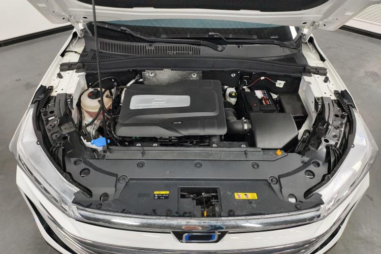 奔腾T77 2023款 1.5T 自动豪华型机舱底盘24