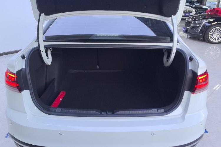 大众 宝来 2023款 300TSI DSG尊行版机舱底盘23