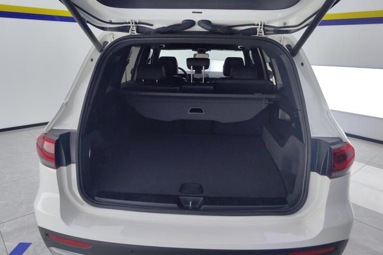 奔驰GLB 2023款 GLB 220 动感型机舱底盘23