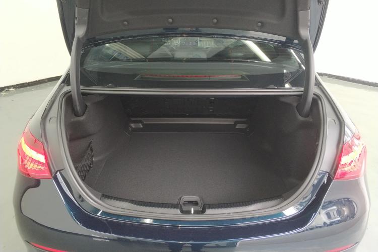 奔驰C级 2022款 改款 C 200 L 运动版机舱底盘23