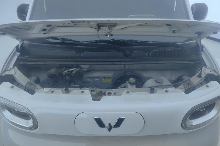 五菱汽车 宏光MINIEV 2024款 第三代 215km 进阶版机舱底盘24