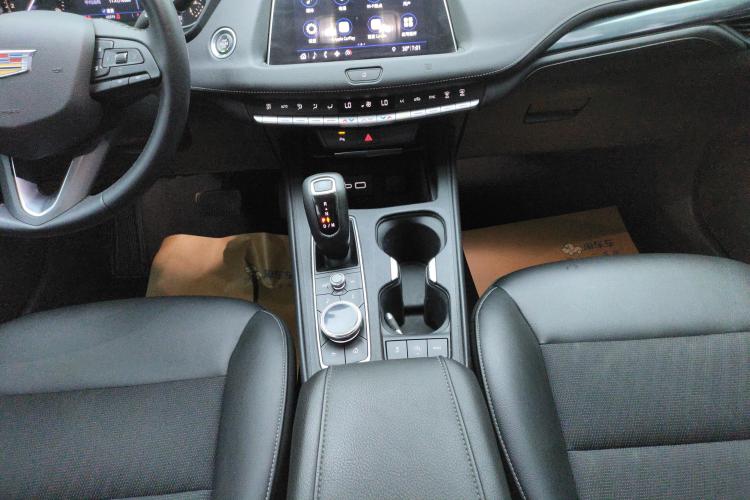 凯迪拉克XT4 2018款 28T 两驱技术型中控内饰18