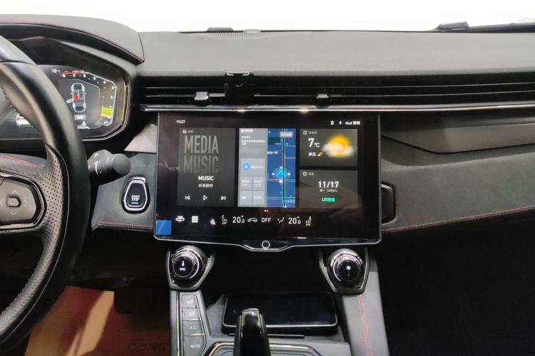 领克05 2022款 2.0TD 四驱劲Halo中控内饰16