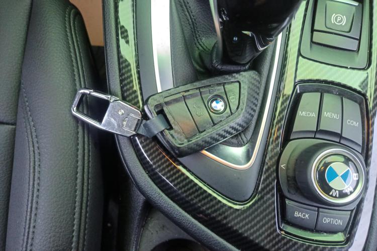 宝马2系多功能旅行车 2018款 220i 领先型中控内饰11