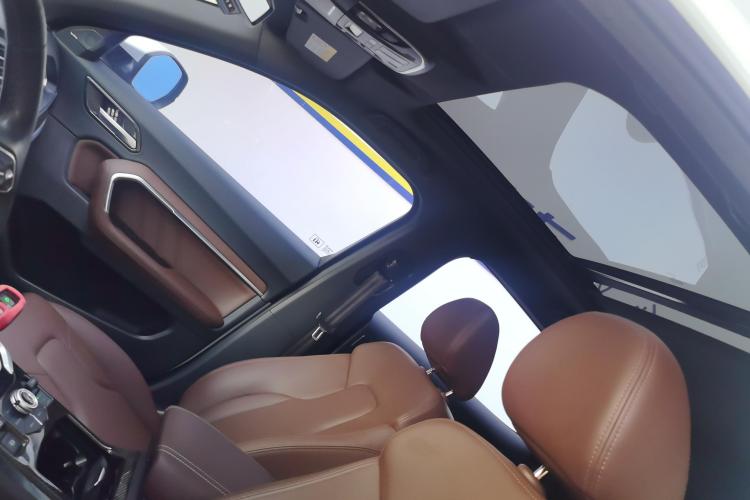 哈弗H6 2017款 蓝标 2.0T 自动两驱领尚型中控内饰22