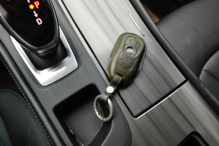 别克 君越 2021款 652T 豪华型中控内饰11