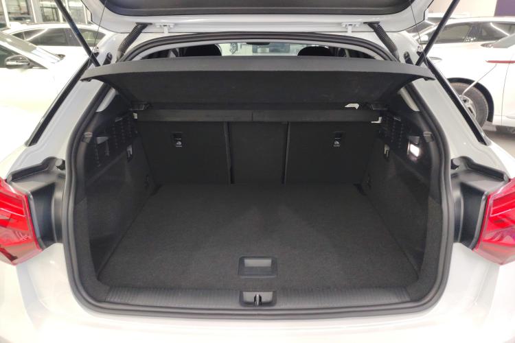 奥迪Q2L 2018款 35 TFSI 上市专享版 国VI机舱底盘23