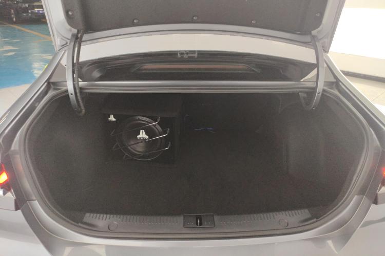 荣威i6 MAX 2020款 300TGI 自动爽酷天幕版机舱底盘23