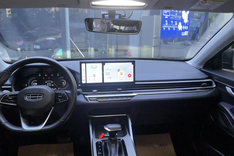 吉利汽车 帝豪 2023款 第4代冠军版 1.5L CVT尊贵型中控内饰16