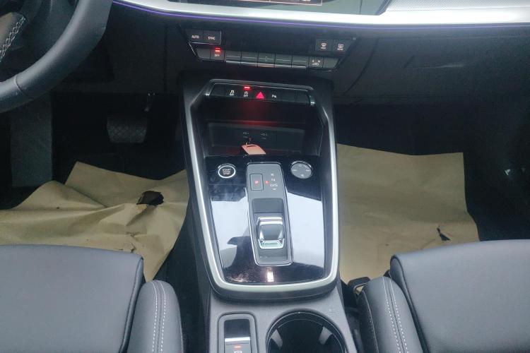 奥迪A3 2024款 Sportback 35 TFSI 时尚运动型中控内饰18