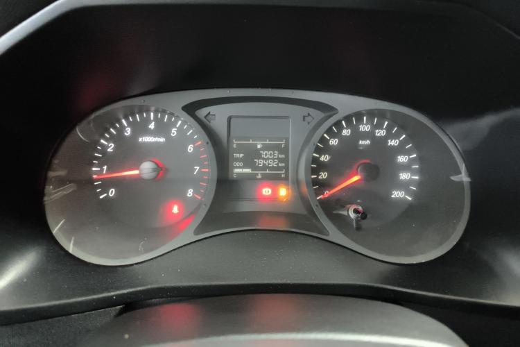 五菱汽车 五菱宏光PLUS 2020款 1.5L 手动标准型 7座中控内饰14